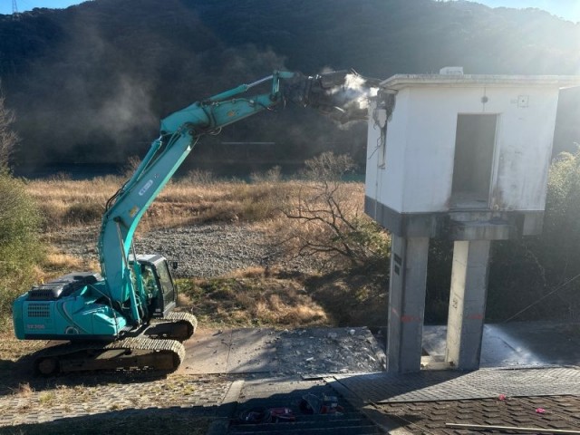 既設構造物撤去状況.jpg