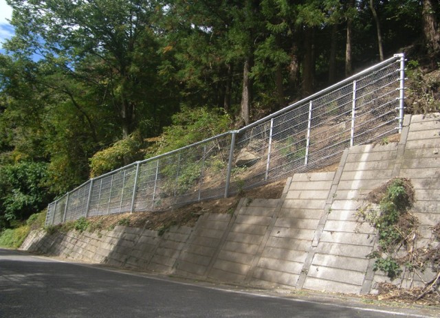 柵高2.5m,50kJタイプ(斜面中腹設置)