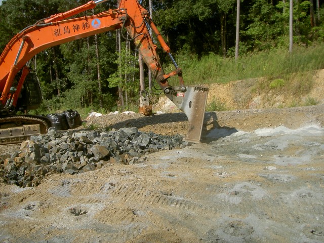手順3　破砕岩の引起し